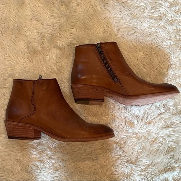 Frye Carson Piping Bootie in Caramel - Size 11 - Picture 3 of 10